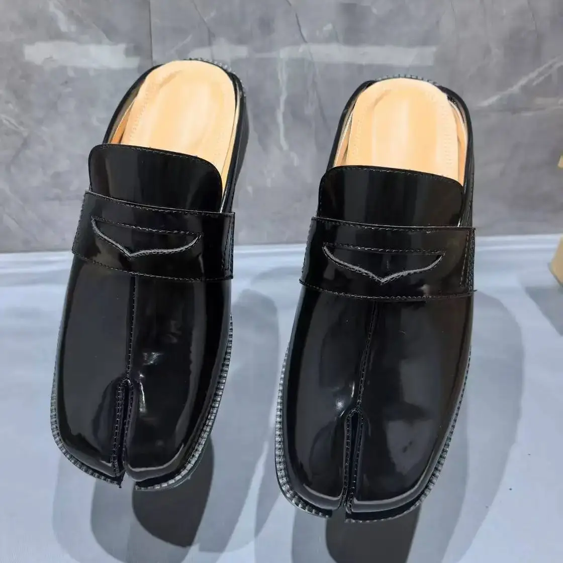 Męskie klapki Tabi z dzielonym – Men Shoes Black recenzja i cena